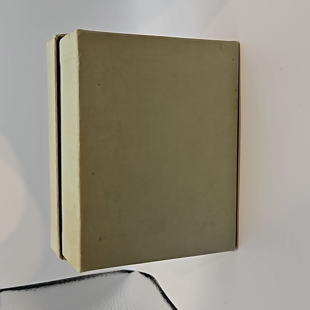 Vintage Eatons Mayfair Vellum stationery box - Picture 6 of 7